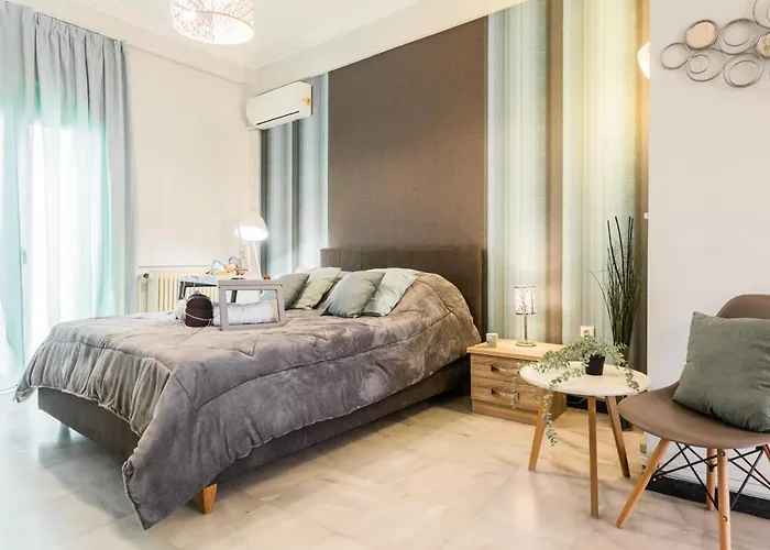 Beautiful City Rooms Close To Acropolis