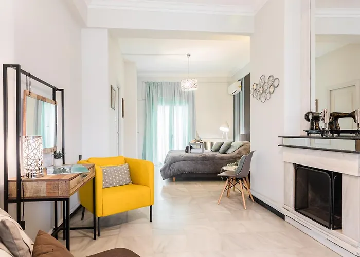Beautiful City Rooms Close To Acropolis